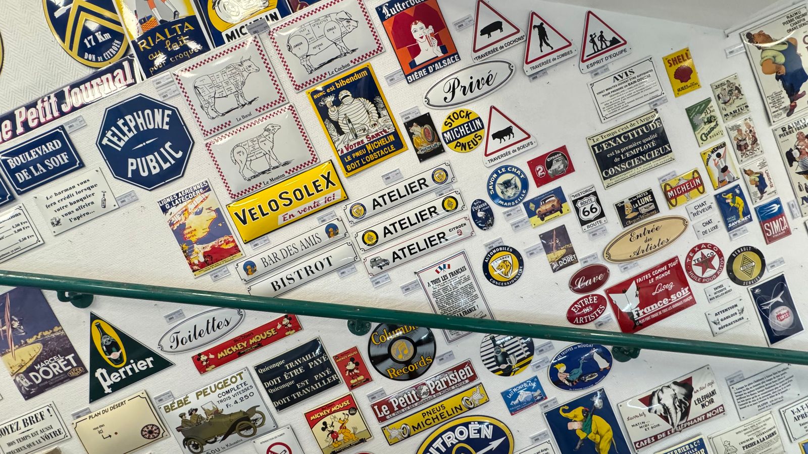 Réussir le code de la route avec la poste : guide complet